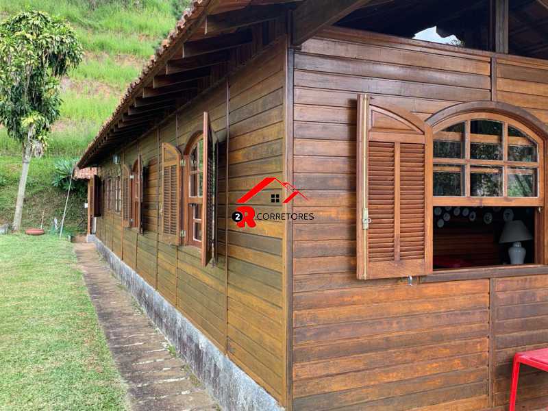 Casa de Condomínio à venda com 4 quartos, 261m² - Foto 3