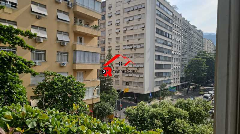 Apartamento à venda com 3 quartos, 113m² - Foto 1