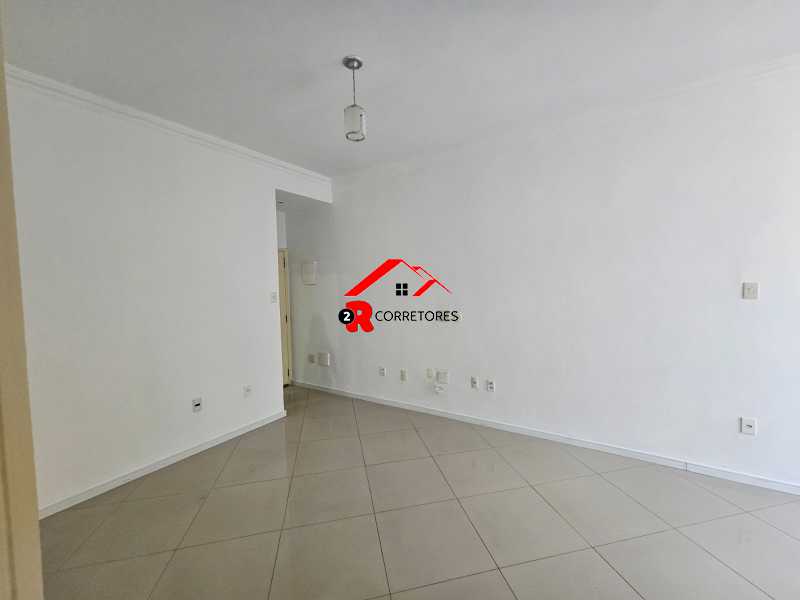 Apartamento à venda com 3 quartos, 81m² - Foto 3