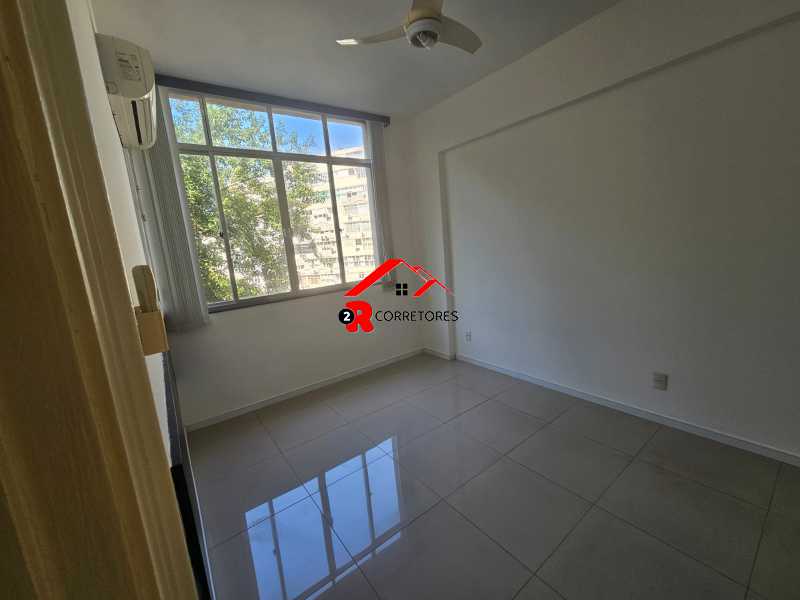 Apartamento à venda com 3 quartos, 81m² - Foto 9