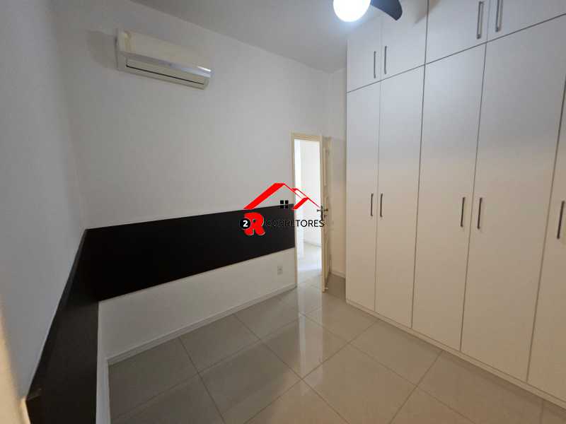 Apartamento à venda com 3 quartos, 81m² - Foto 13