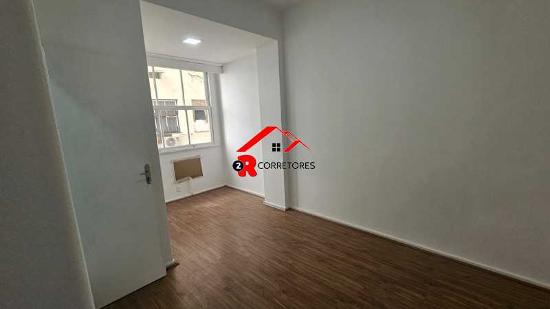 Apartamento à venda com 3 quartos, 123m² - Foto 4