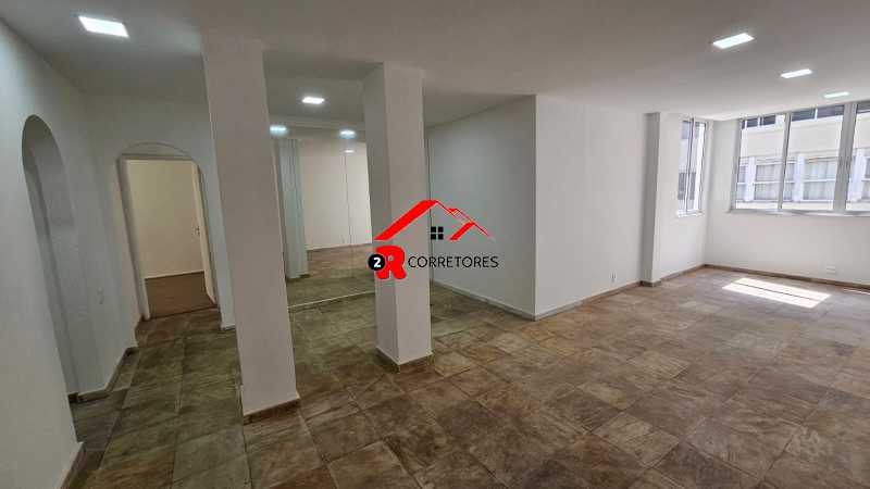 Apartamento à venda com 3 quartos, 123m² - Foto 9