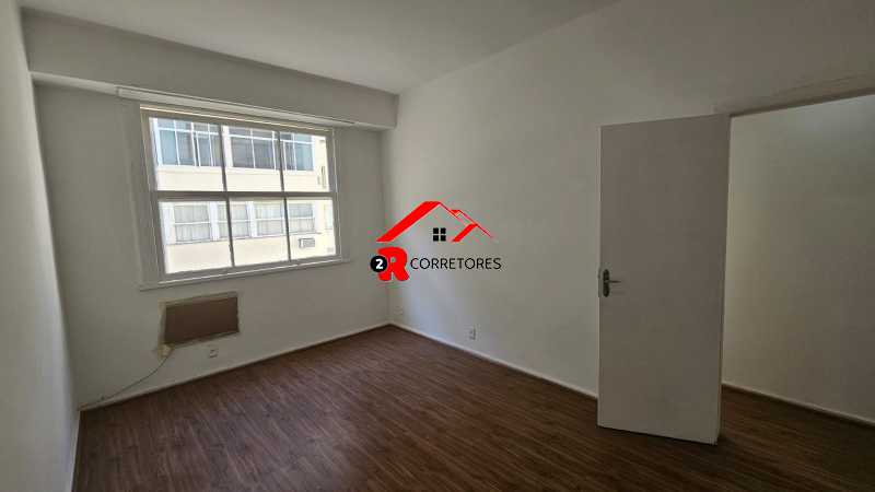 Apartamento à venda com 3 quartos, 123m² - Foto 12