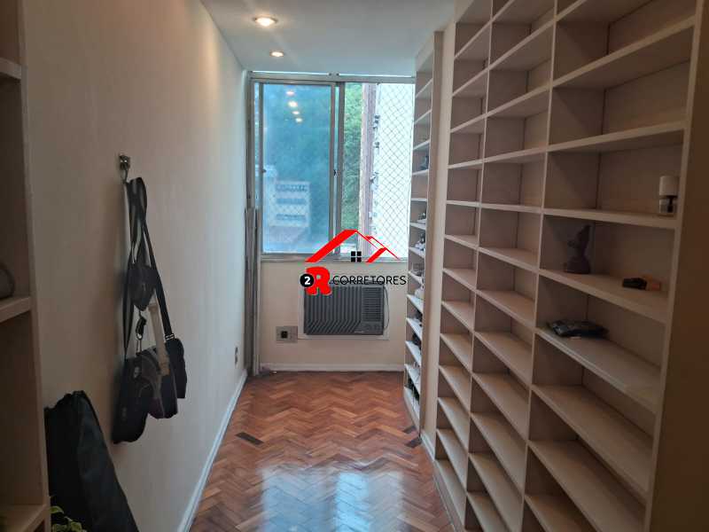 Apartamento à venda com 3 quartos, 100m² - Foto 17