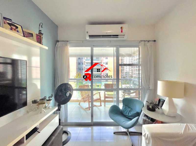 Apartamento à venda com 2 quartos, 68m² - Foto 2