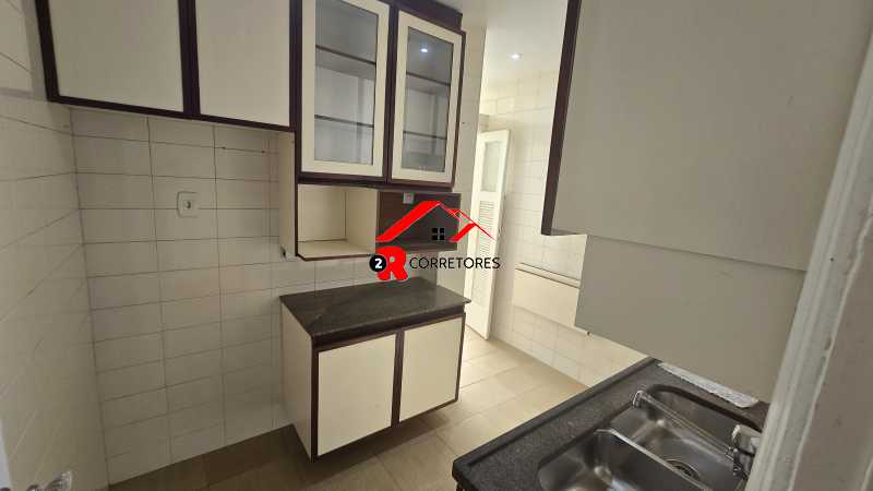 Apartamento à venda com 3 quartos, 97m² - Foto 9