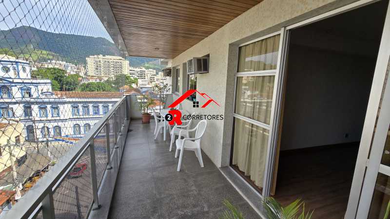 Apartamento à venda com 3 quartos, 131m² - Foto 4