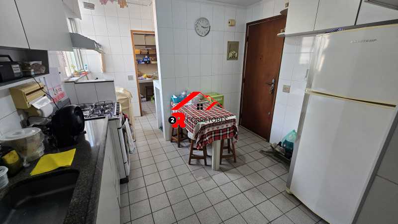 Apartamento à venda com 3 quartos, 131m² - Foto 27