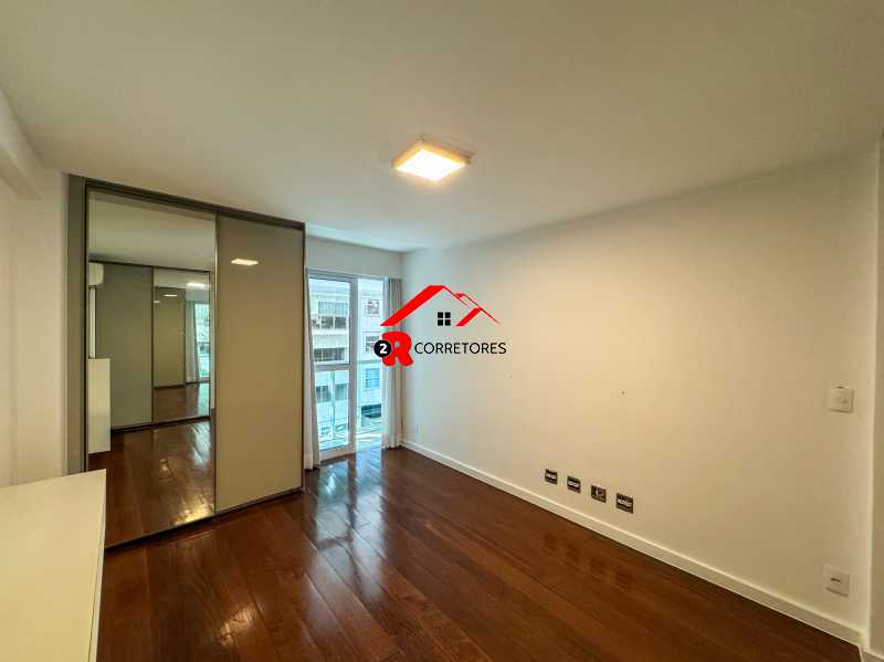 Apartamento à venda com 3 quartos, 199m² - Foto 13