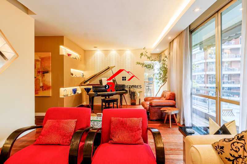 Apartamento à venda com 3 quartos, 150m² - Foto 2