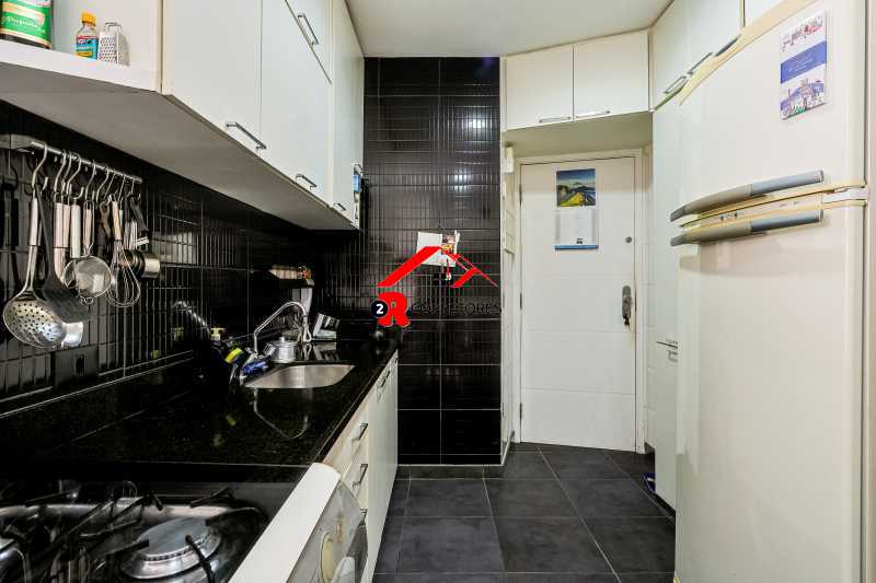 Apartamento à venda com 3 quartos, 150m² - Foto 9