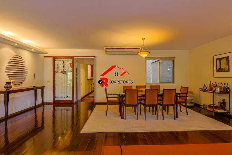 Apartamento à venda com 4 quartos, 238m² - Foto 2