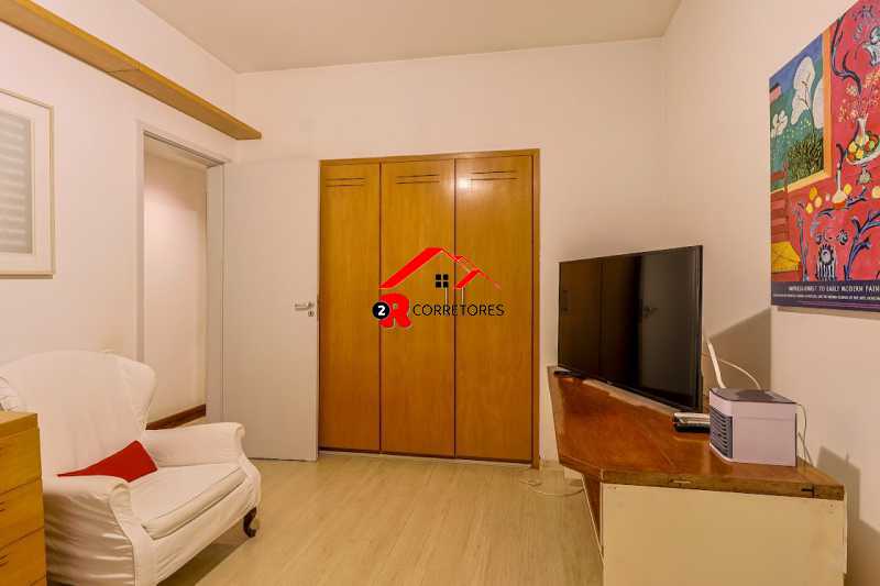 Apartamento à venda com 4 quartos, 238m² - Foto 10