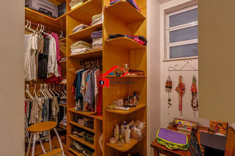 Apartamento à venda com 4 quartos, 238m² - Foto 25
