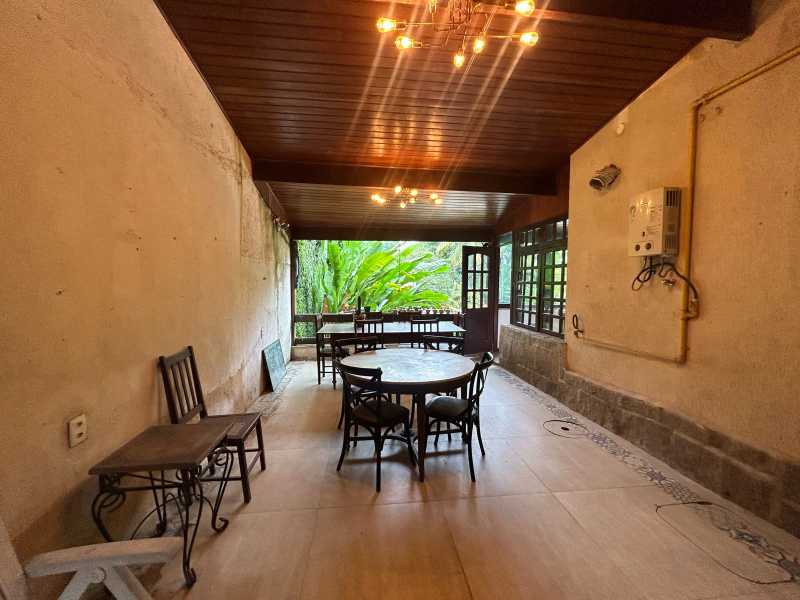 Casa de Condomínio à venda com 5 quartos, 410m² - Foto 4