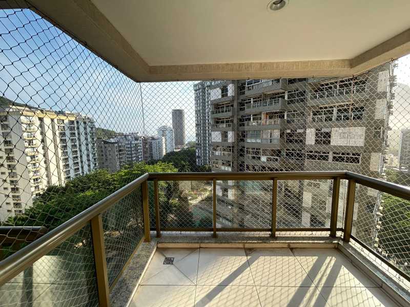 Apartamento à venda com 2 quartos, 82m² - Foto 2