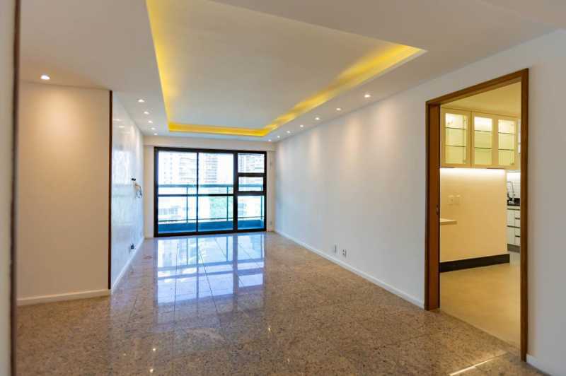 Apartamento à venda com 4 quartos, 139m² - Foto 1