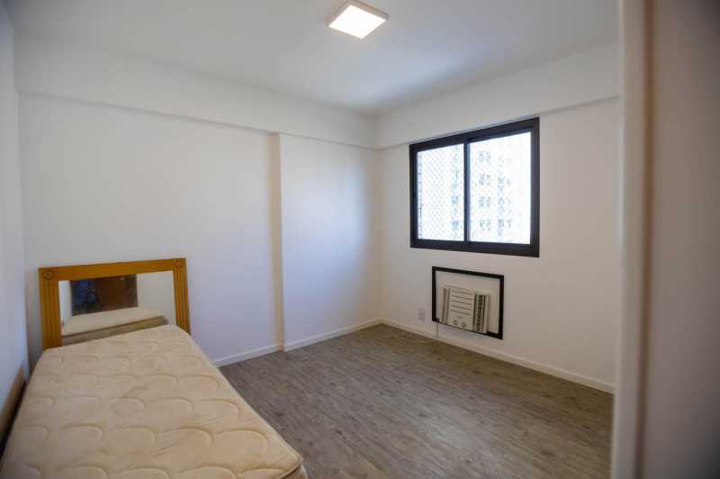 Apartamento à venda com 4 quartos, 139m² - Foto 13