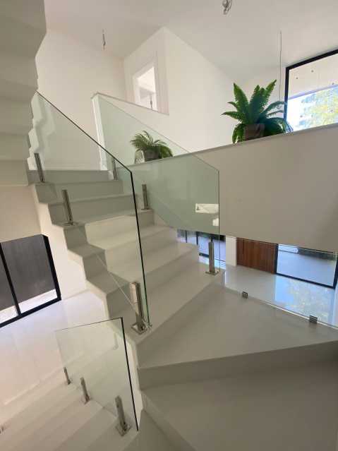 Casa de Condomínio à venda com 4 quartos, 350m² - Foto 5