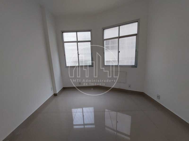 Apartamento à venda com 3 quartos, 110m² - Foto 9