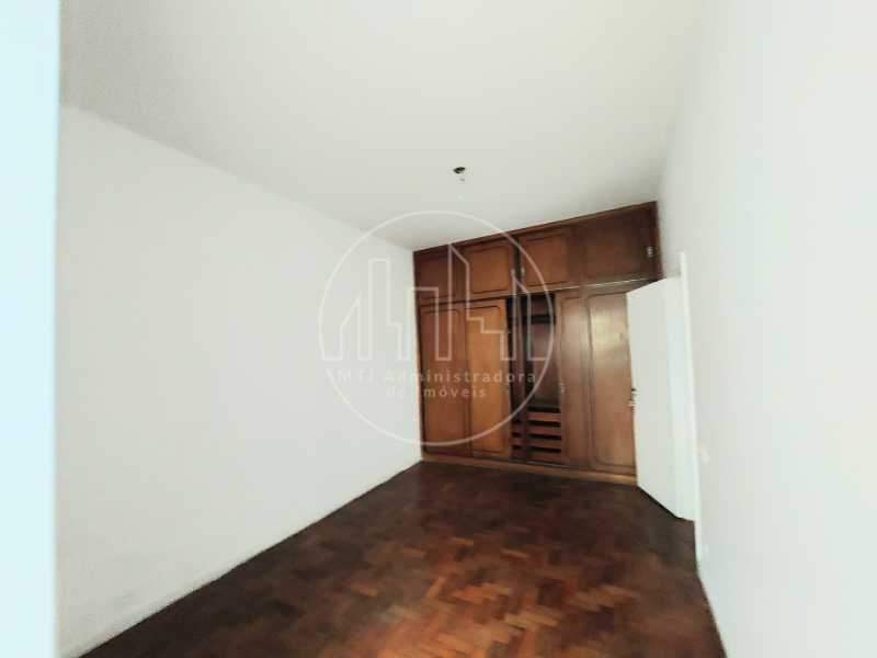 Apartamento à venda com 3 quartos, 135m² - Foto 11