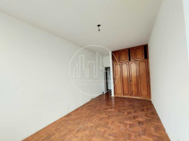 Apartamento à venda com 3 quartos, 135m² - Foto 6