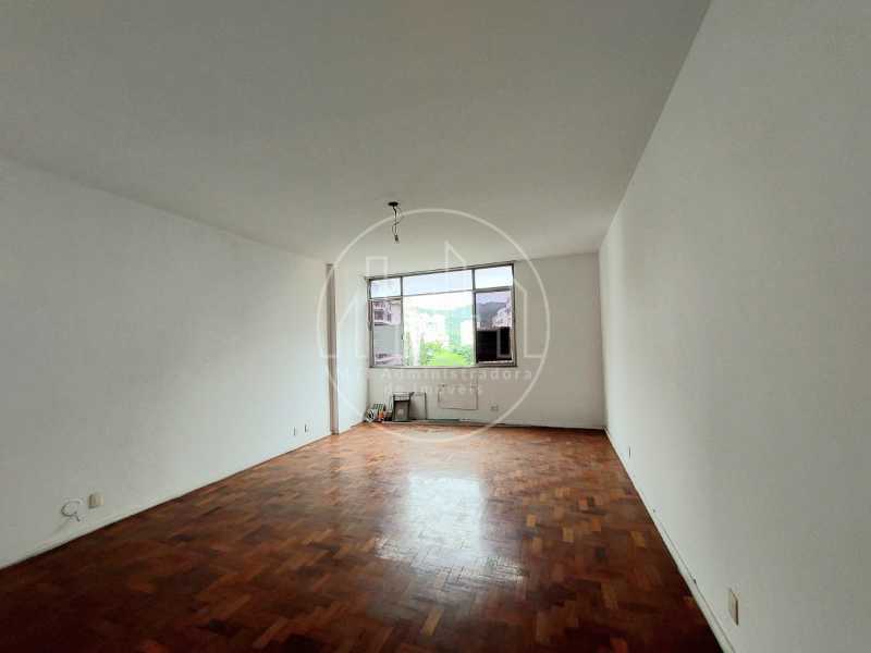 Apartamento à venda com 3 quartos, 135m² - Foto 3