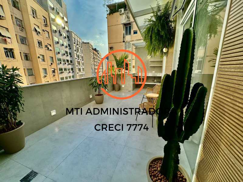 Apartamento à venda com 3 quartos, 115m² - Foto 1