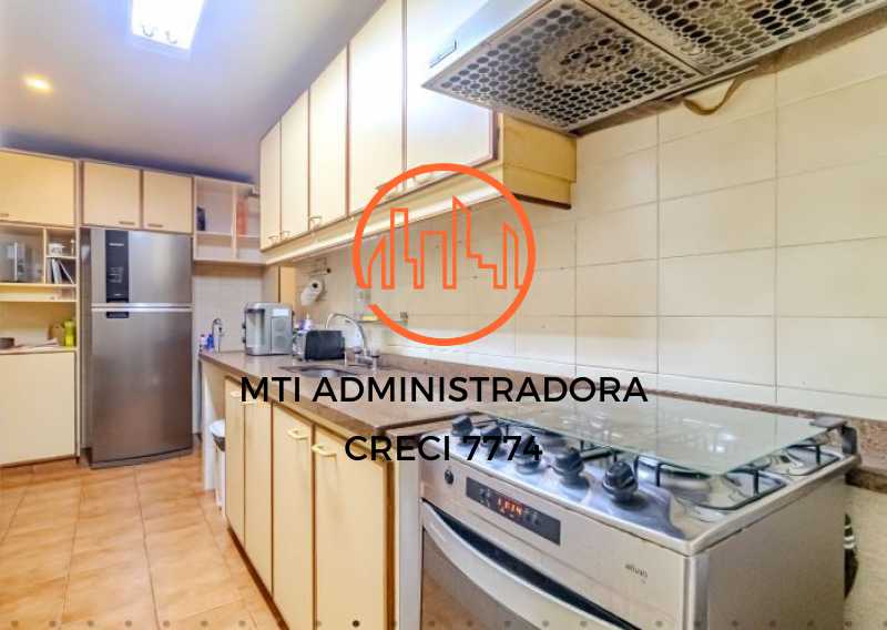 Apartamento à venda com 3 quartos, 137m² - Foto 23