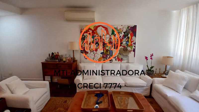 Apartamento à venda com 3 quartos, 160m² - Foto 2