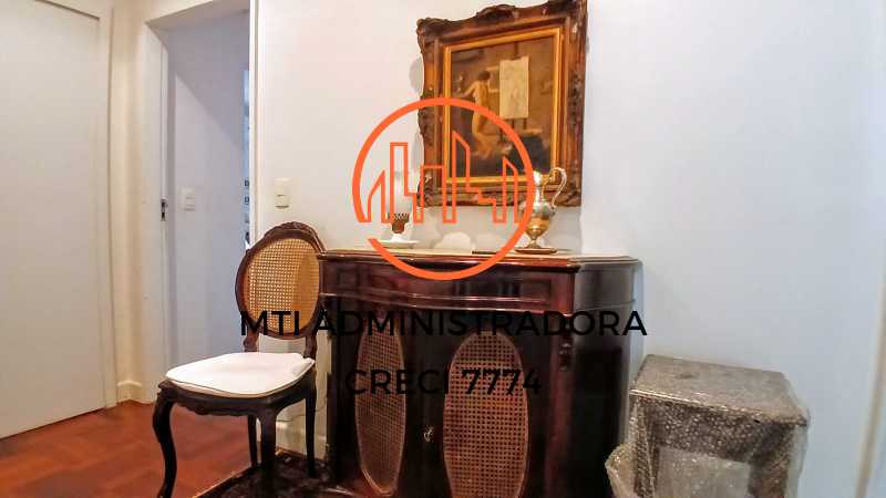 Apartamento à venda com 3 quartos, 160m² - Foto 7