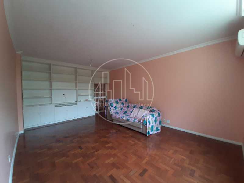 Apartamento à venda com 3 quartos, 125m² - Foto 3