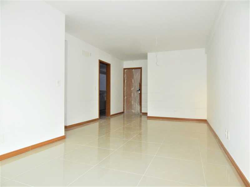 Apartamento à venda com 3 quartos, 104m² - Foto 2