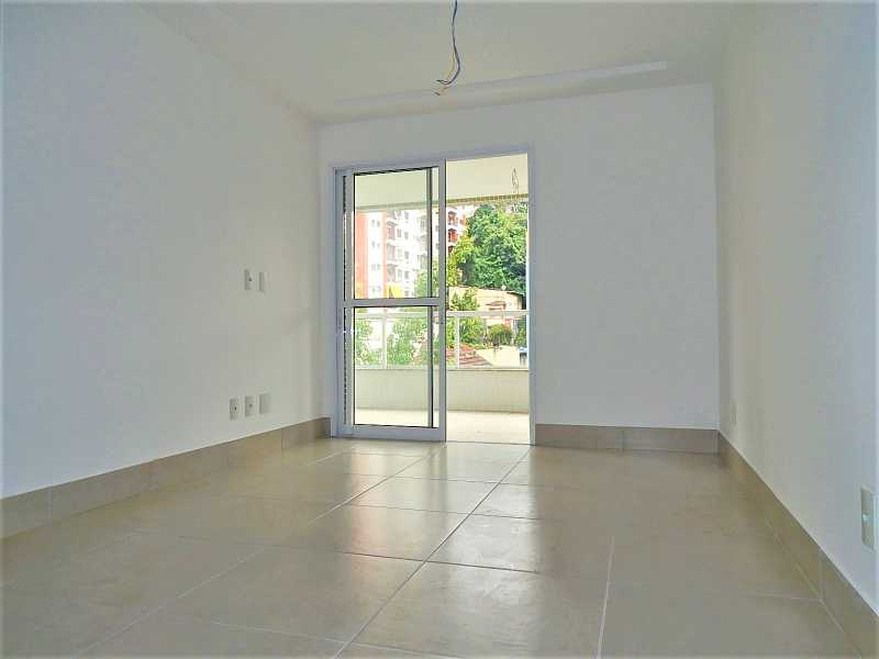 Apartamento à venda com 2 quartos, 62m² - Foto 4