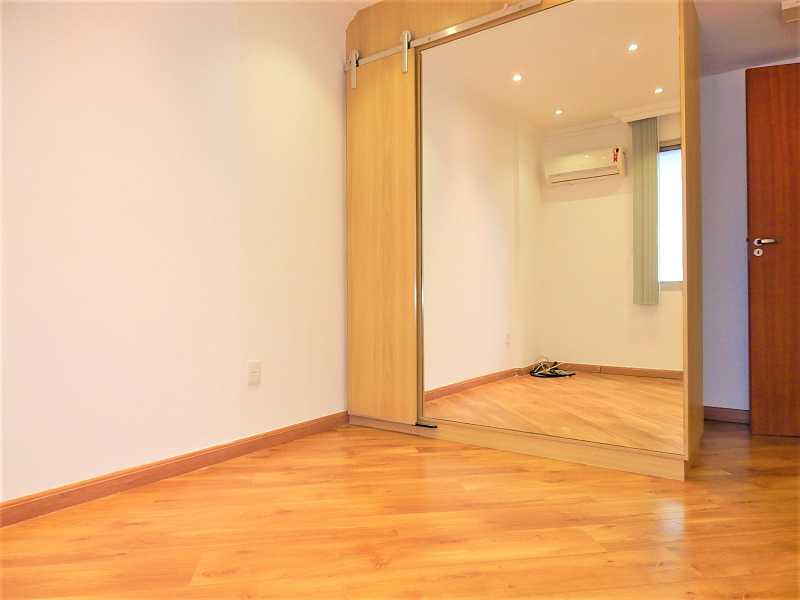 Apartamento à venda com 2 quartos, 90m² - Foto 4