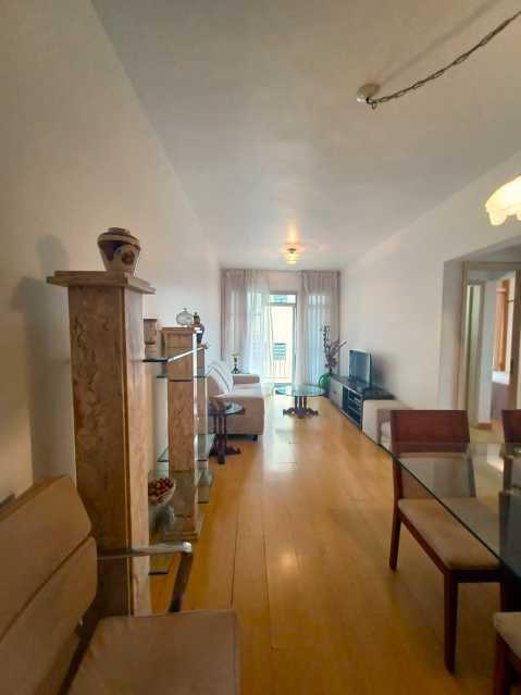 Apartamento à venda com 2 quartos, 91m² - Foto 2