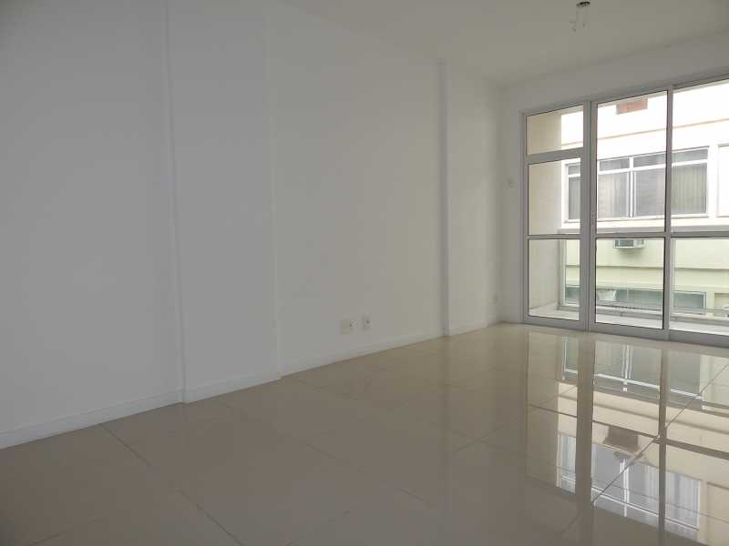 Apartamento à venda com 3 quartos, 75m² - Foto 1