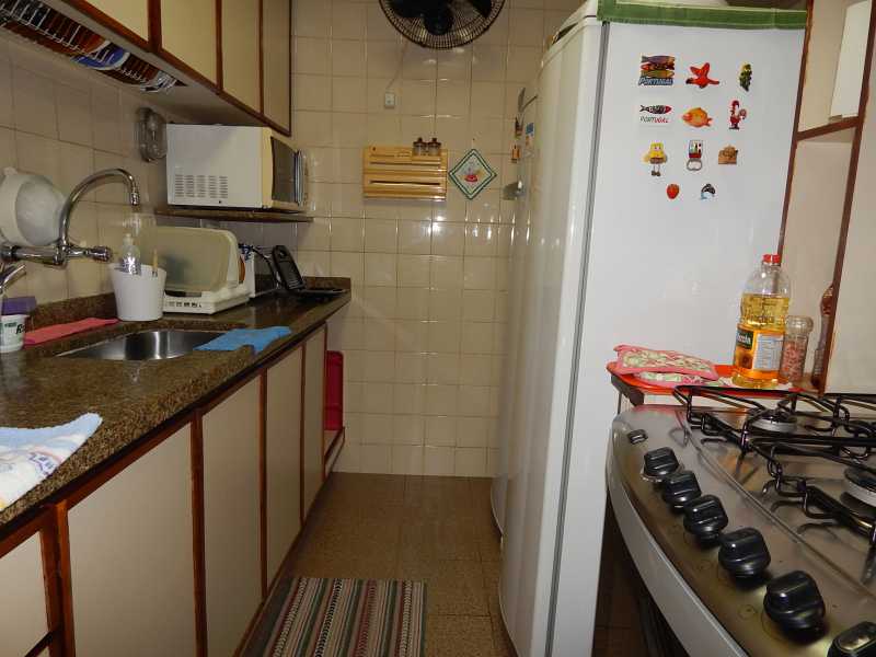 Apartamento à venda com 3 quartos, 138m² - Foto 12