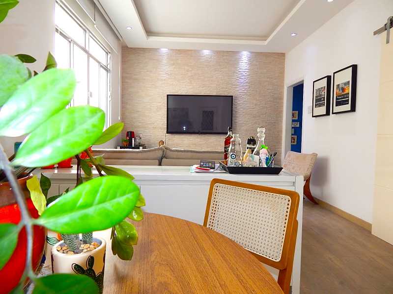 Apartamento à venda com 2 quartos, 90m² - Foto 1