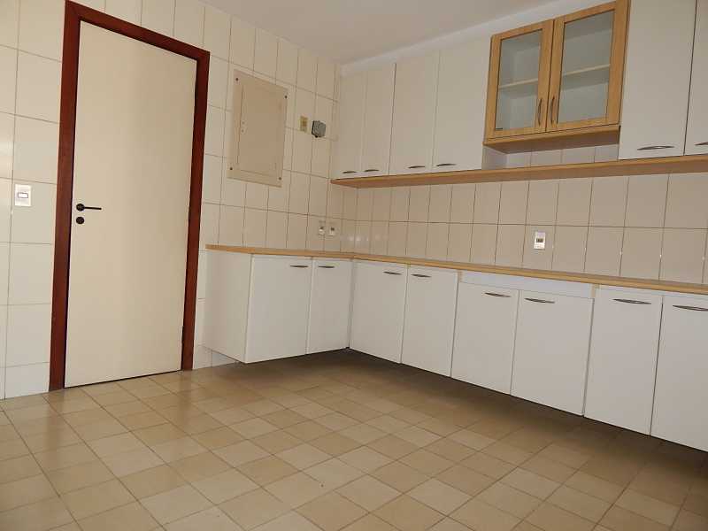 Apartamento à venda com 4 quartos, 176m² - Foto 13