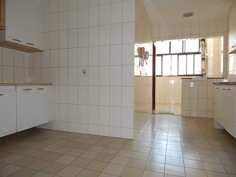 Apartamento à venda com 4 quartos, 176m² - Foto 14