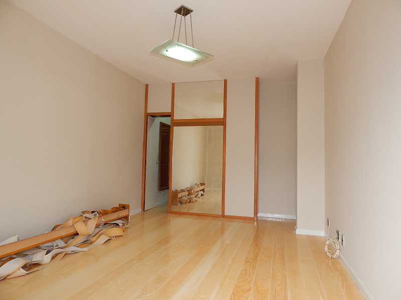 Apartamento à venda com 3 quartos, 176m² - Foto 3