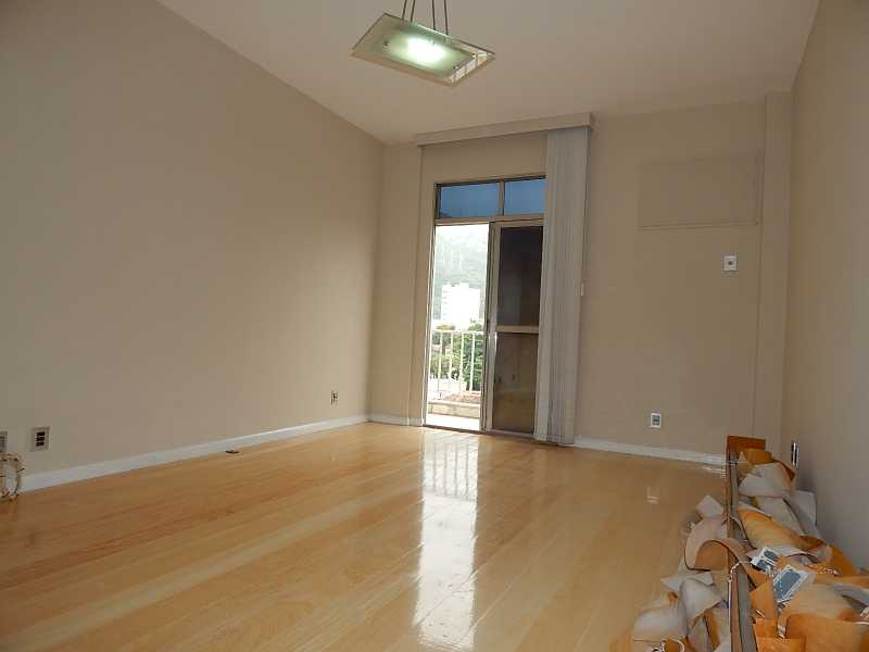 Apartamento à venda com 3 quartos, 176m² - Foto 4