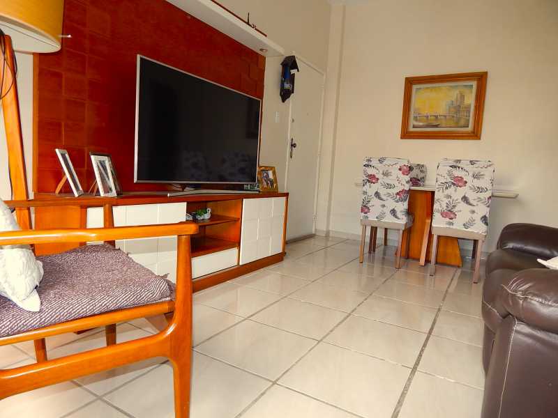 Apartamento à venda com 2 quartos, 74m² - Foto 2