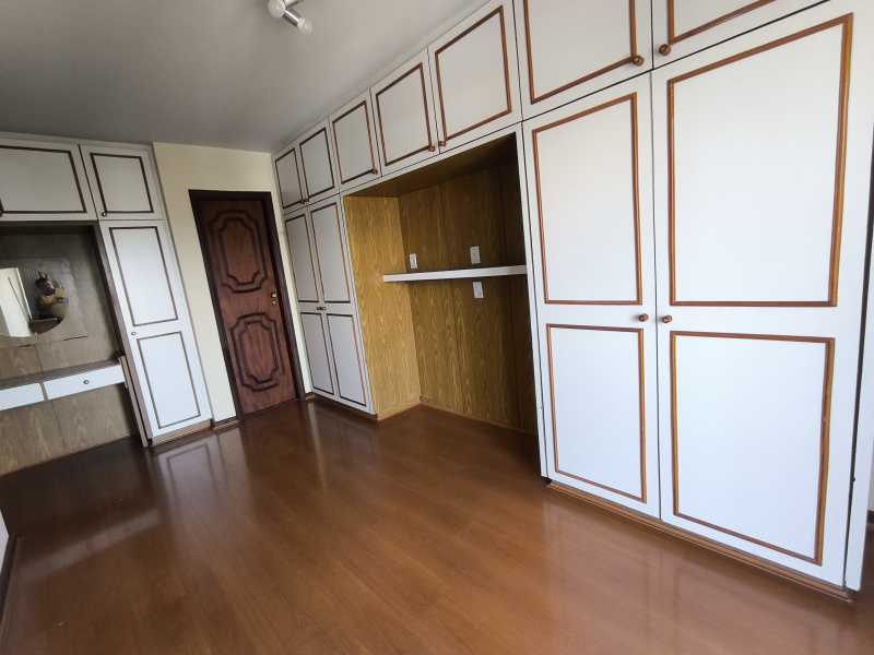 Apartamento à venda com 3 quartos, 110m² - Foto 4