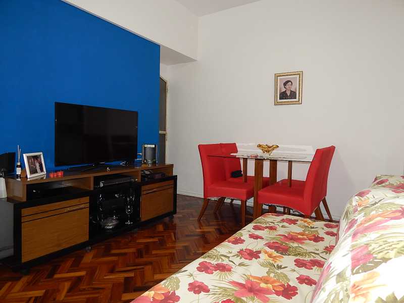 Apartamento à venda com 1 quarto, 52m² - Foto 2