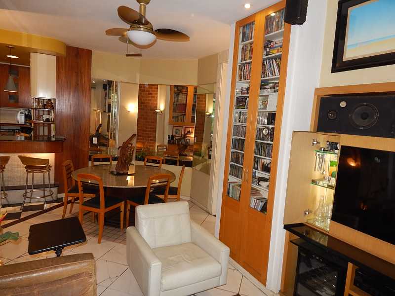 Apartamento à venda com 4 quartos, 80m² - Foto 1