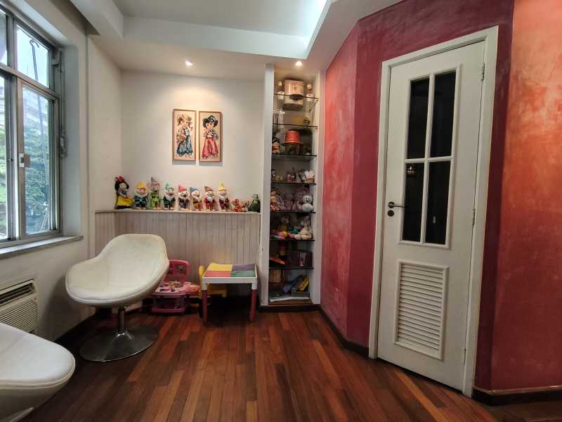 Apartamento à venda com 4 quartos, 80m² - Foto 12