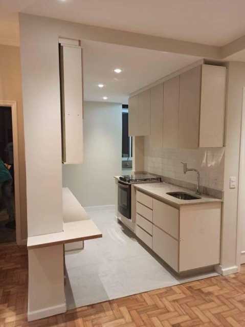 Apartamento à venda com 2 quartos, 75m² - Foto 2